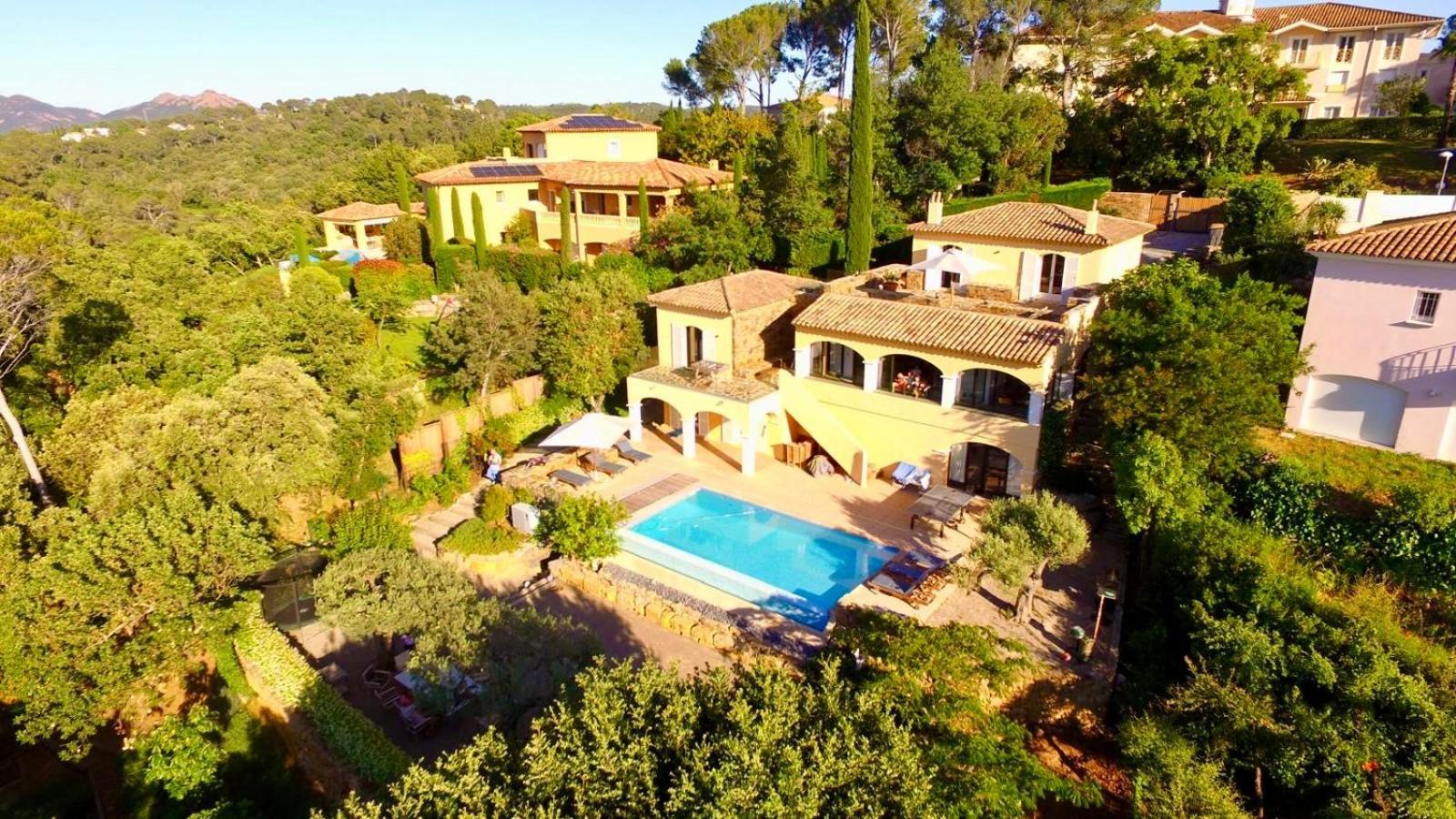 Villa Familiale Avec Vue Imprenable Saint-Raphael  Bagian luar foto